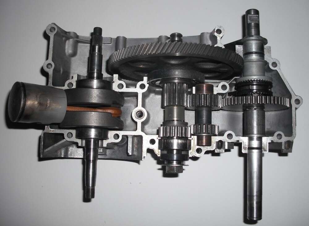 Horizontal geteiltes Motorgehäuse (Typ 250) von Zündapp. Horizontal geteiltes Motorgehäuse (Typ 250) von Zündapp.