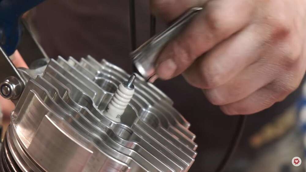 Beru Zündkerzenstecker 1 kΩ (entstört) Beru Zündkerzenstecker 1 kΩ (entstört)