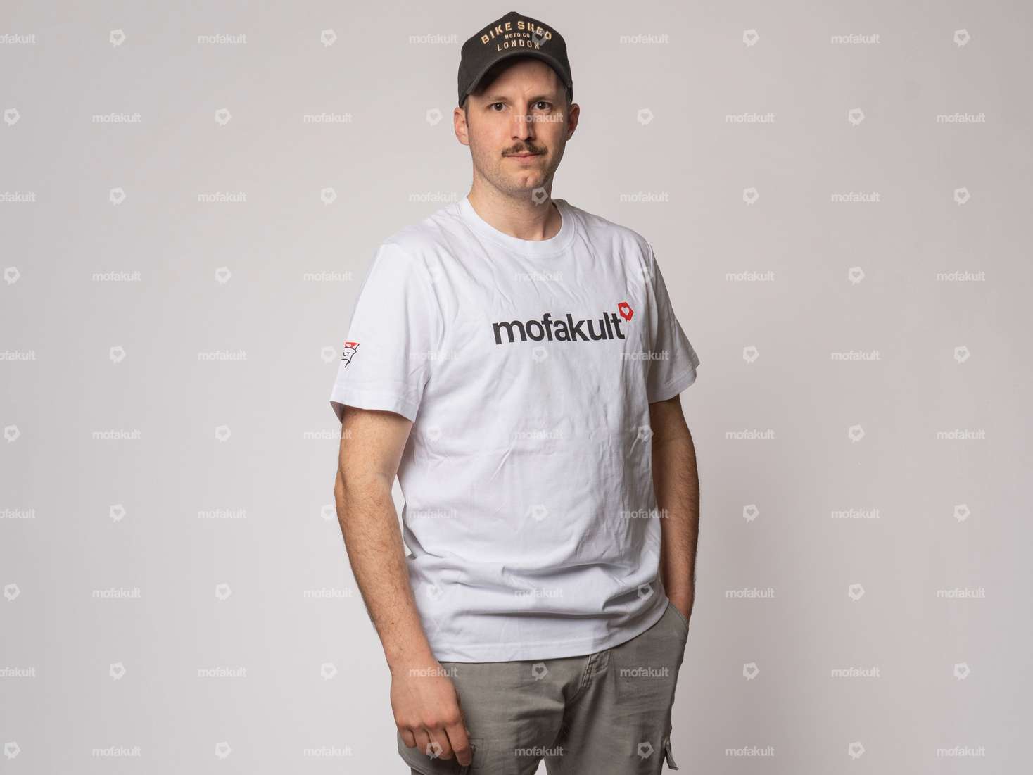 mk-Merch T-Shirt «Herz» UNISEX weiss Carousel Image 1