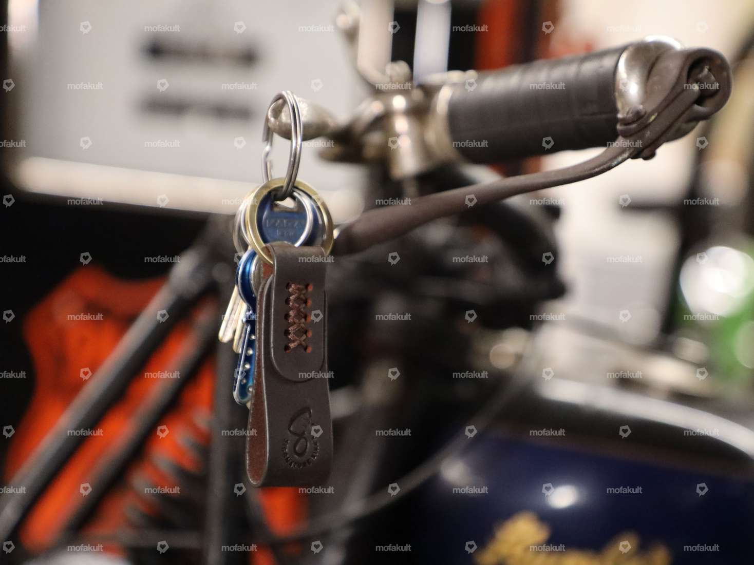 Siggnature Schlüsselanhänger Leder braun Carousel Image 3