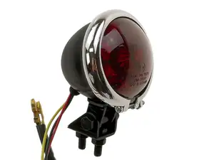 66HEROES Rücklicht «Minnesota» rote Linse schwarz/Chrom 66HEROES Rücklicht «Minnesota» rote Linse schwarz/Chrom